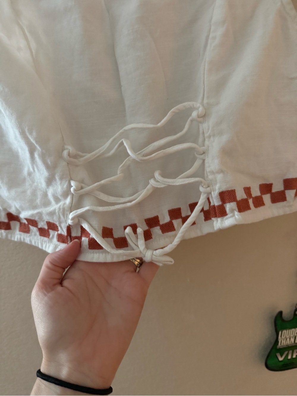 Billabong White Crop Top with Rust Red Geometric Trim - Picture 4 of 6